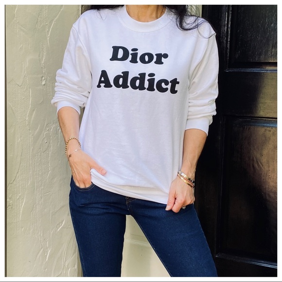 MUST HAVE! GRAPHIC SWEATSHIRT - Picture 2 of 12